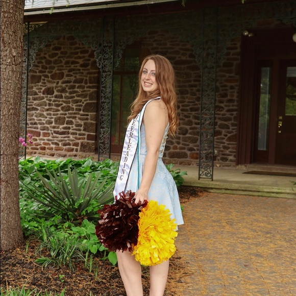 Meet your Posher, Alexis - Picture 2 of 8